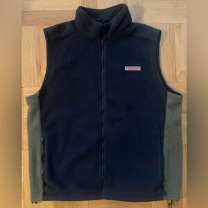 Classic Vineyard Vines Men’s Medium Blue and Grey Fleece Vest. Mint condition.
